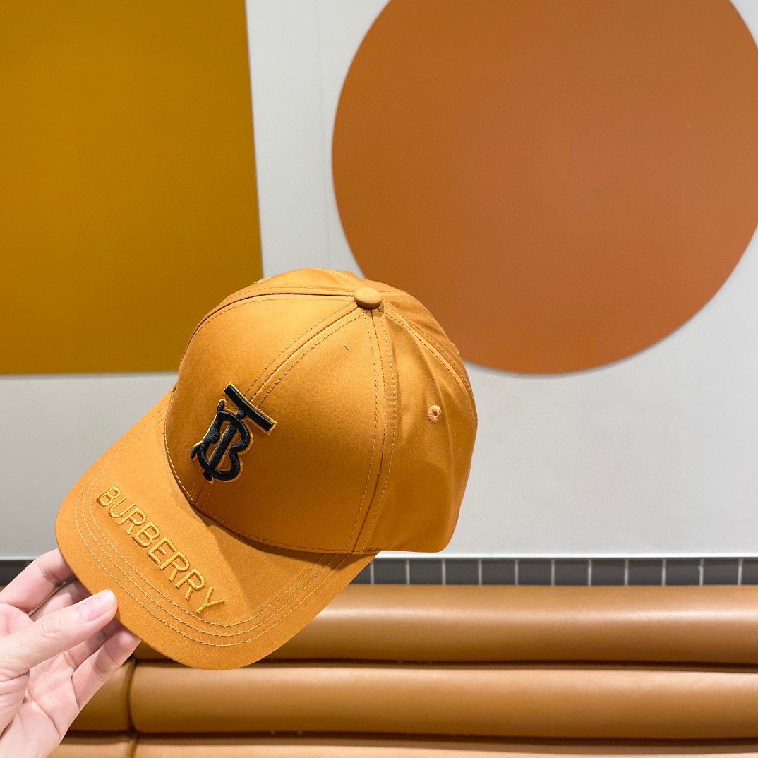  Burberry（巴宝莉）原单棒球帽🧢专柜热卖款纯棉内里，轻盈透气。完美版型，原厂品质，独家实物拍摄，