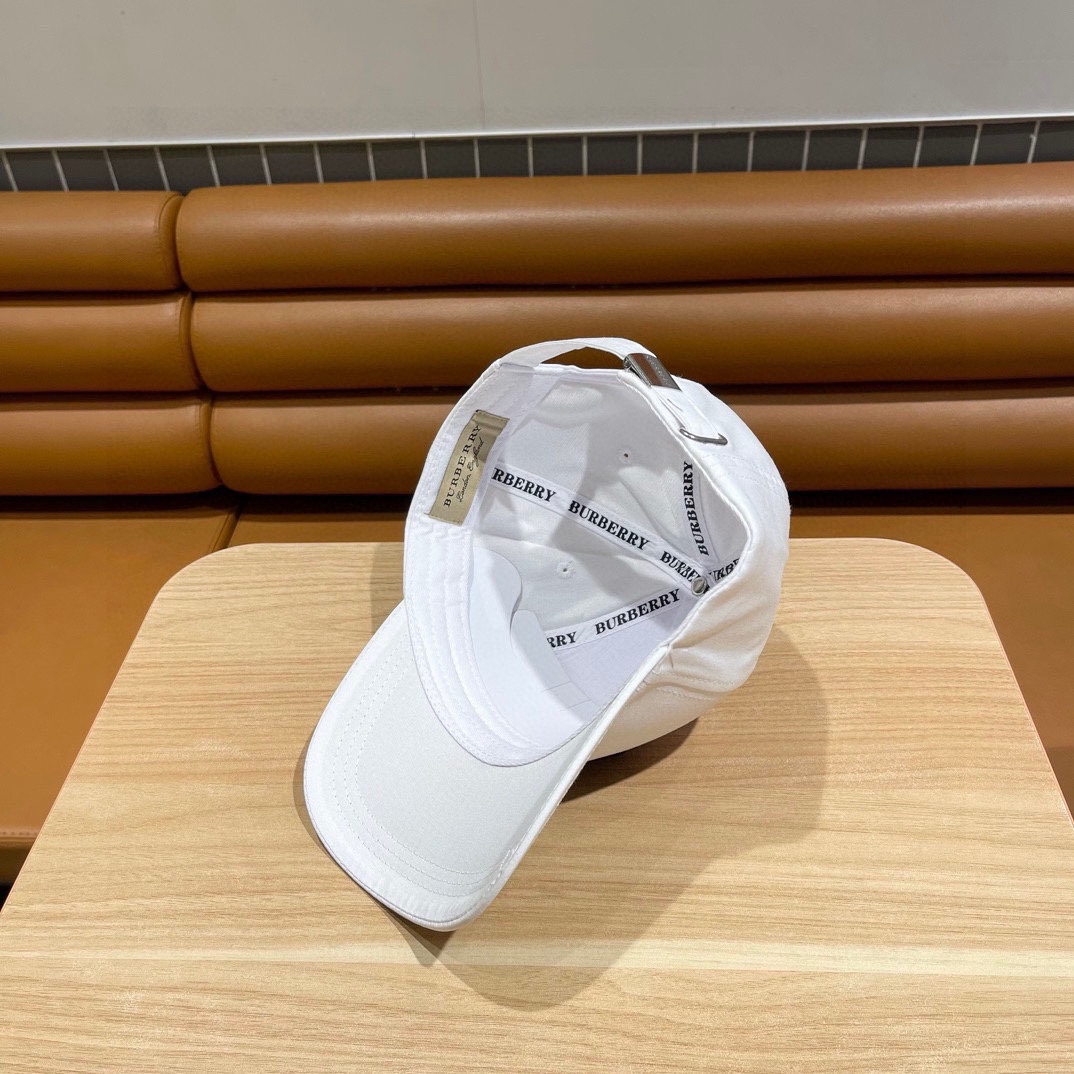  Burberry（巴宝莉）原单棒球帽🧢专柜热卖款纯棉内里，轻盈透气。完美版型，原厂品质，独家实物拍摄，