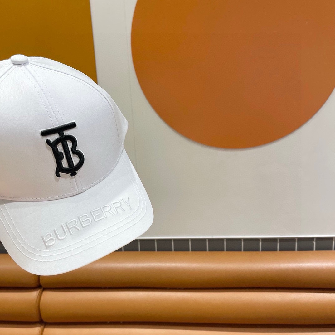  Burberry（巴宝莉）原单棒球帽🧢专柜热卖款纯棉内里，轻盈透气。完美版型，原厂品质，独家实物拍摄，