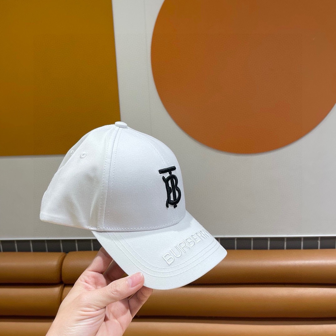  Burberry（巴宝莉）原单棒球帽🧢专柜热卖款纯棉内里，轻盈透气。完美版型，原厂品质，独家实物拍摄，