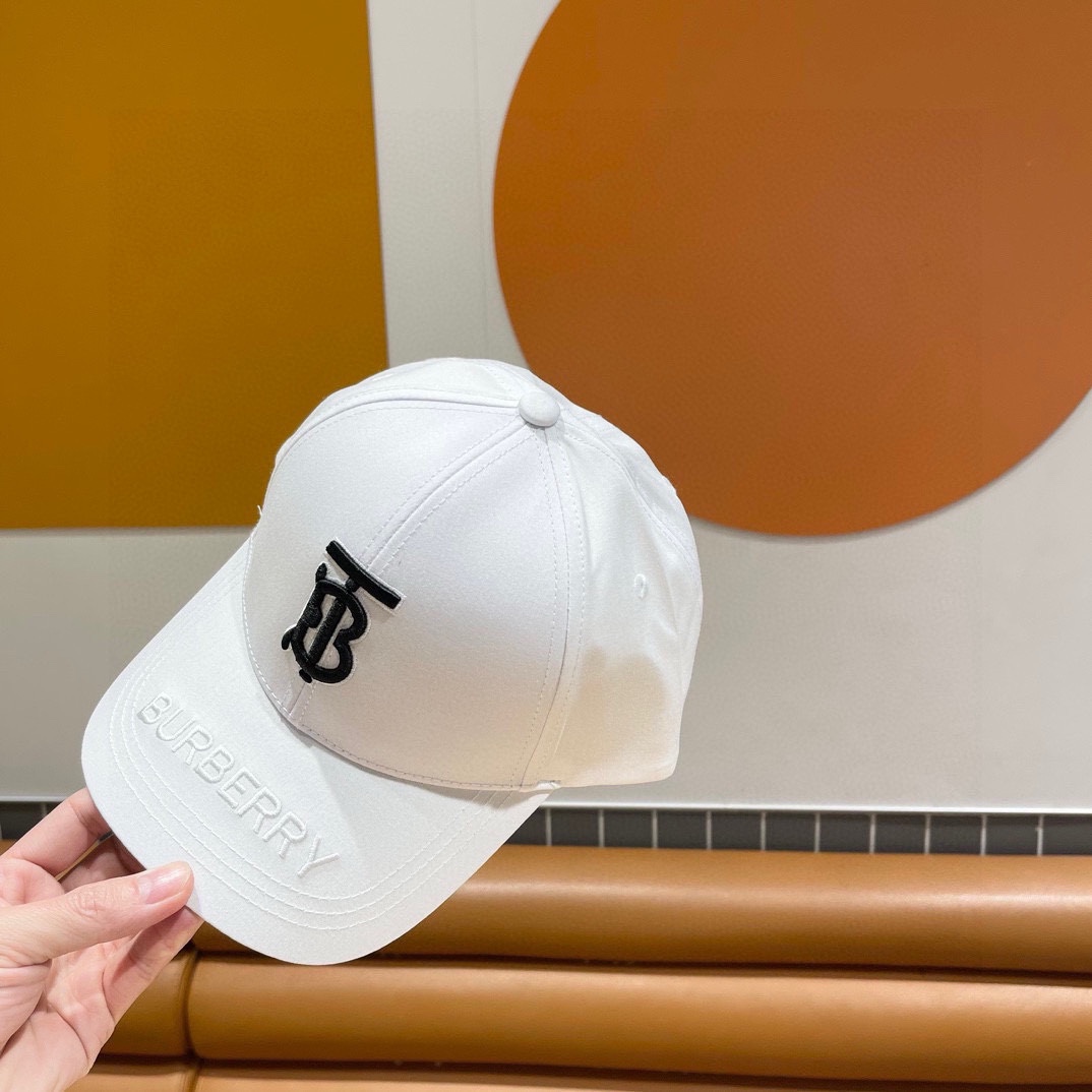  Burberry（巴宝莉）原单棒球帽🧢专柜热卖款纯棉内里，轻盈透气。完美版型，原厂品质，独家实物拍摄，