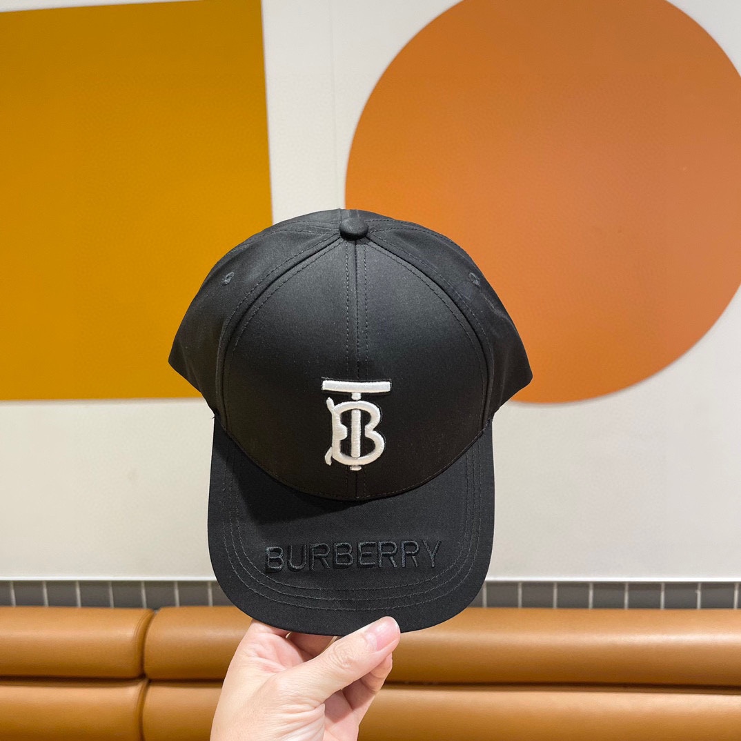  Burberry（巴宝莉）原单棒球帽🧢专柜热卖款纯棉内里，轻盈透气。完美版型，原厂品质，独家实物拍摄，
