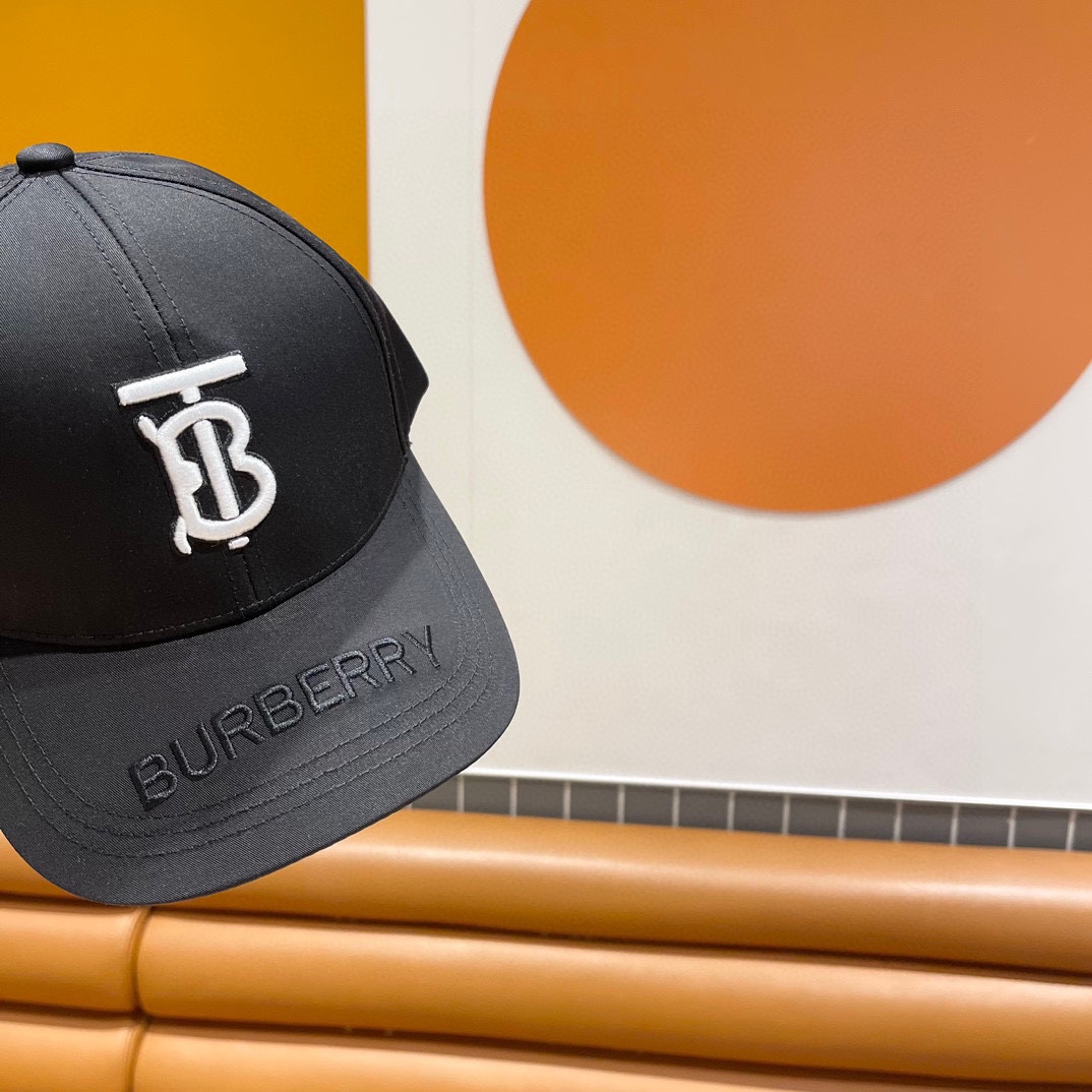  Burberry（巴宝莉）原单棒球帽🧢专柜热卖款纯棉内里，轻盈透气。完美版型，原厂品质，独家实物拍摄，