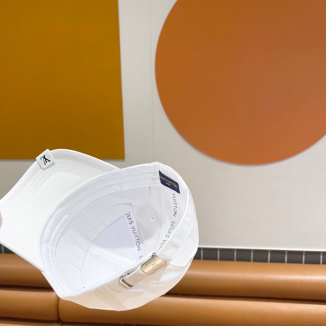  LV新款鸭舌帽，高品质棒球帽，黑 白咖三色，头围57cm左右