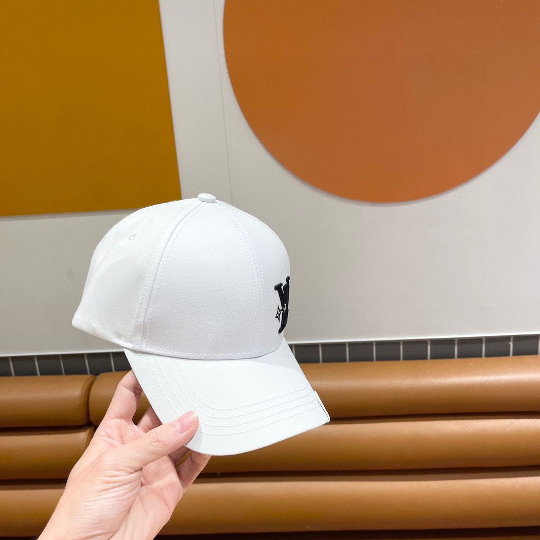  LV新款鸭舌帽，高品质棒球帽，黑 白咖三色，头围57cm左右