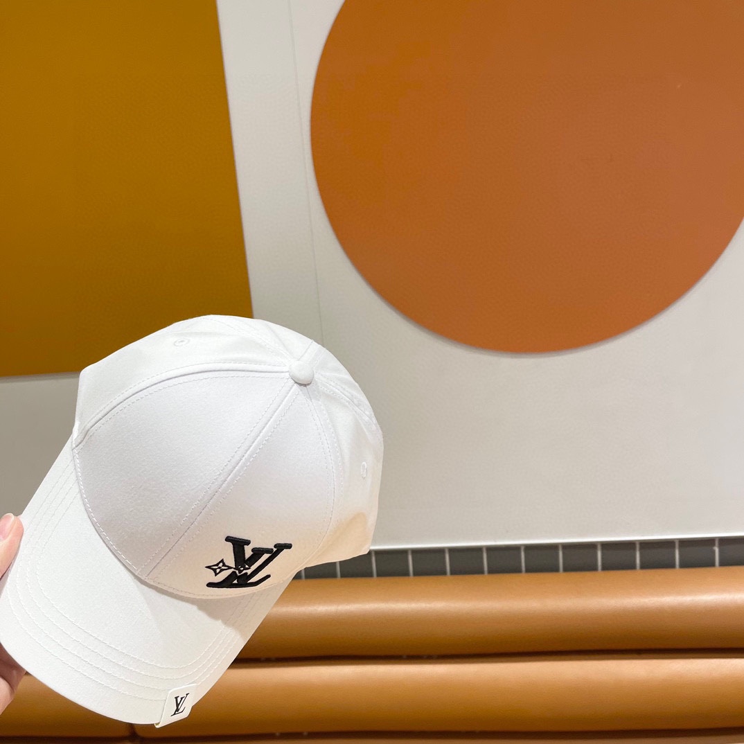  LV新款鸭舌帽，高品质棒球帽，黑 白咖三色，头围57cm左右