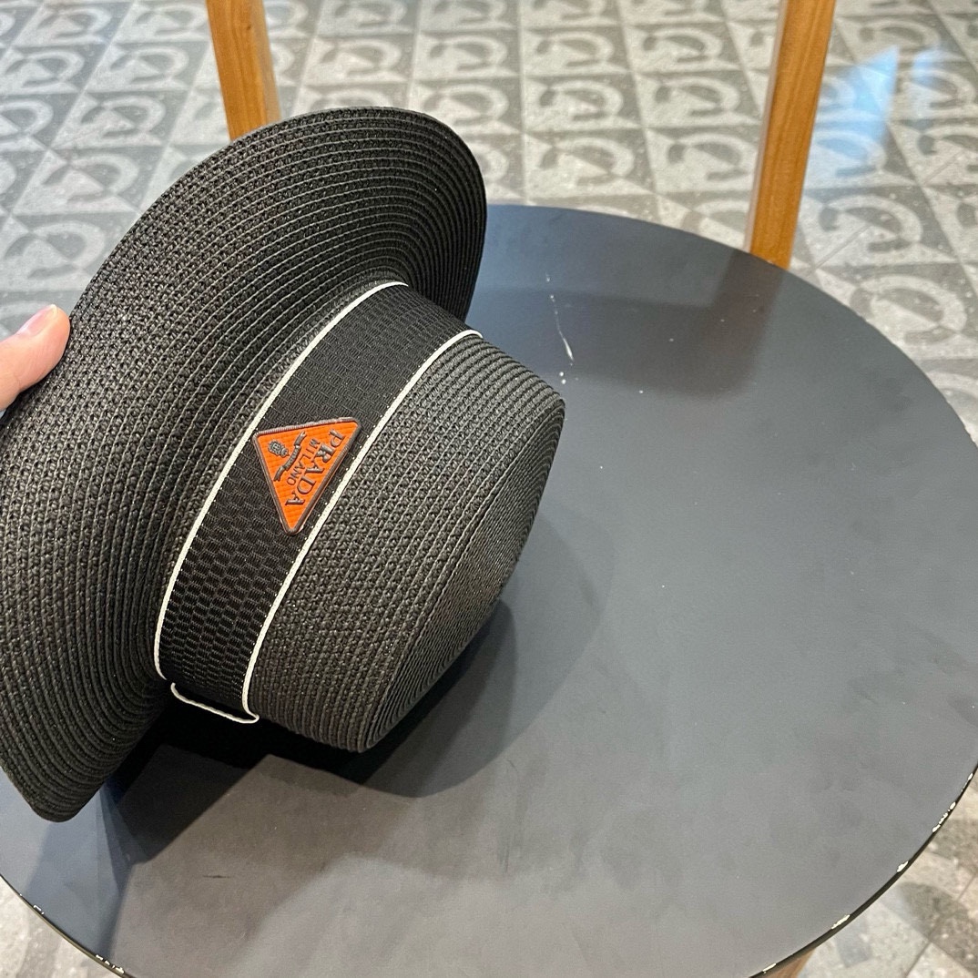  【PRADA普拉达】新款草帽，出街必备超好搭配，赶紧入手！