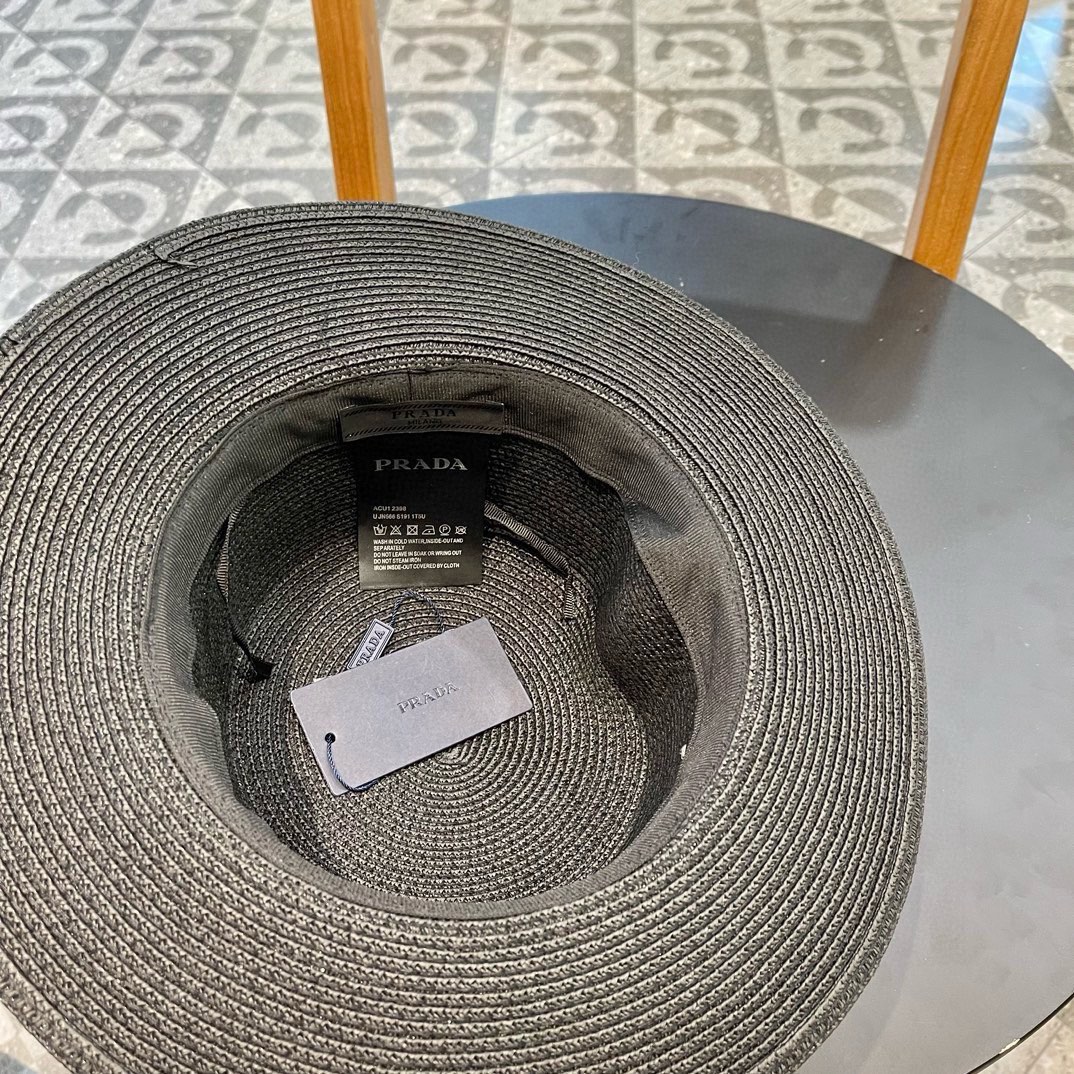  【PRADA普拉达】新款草帽，出街必备超好搭配，赶紧入手！