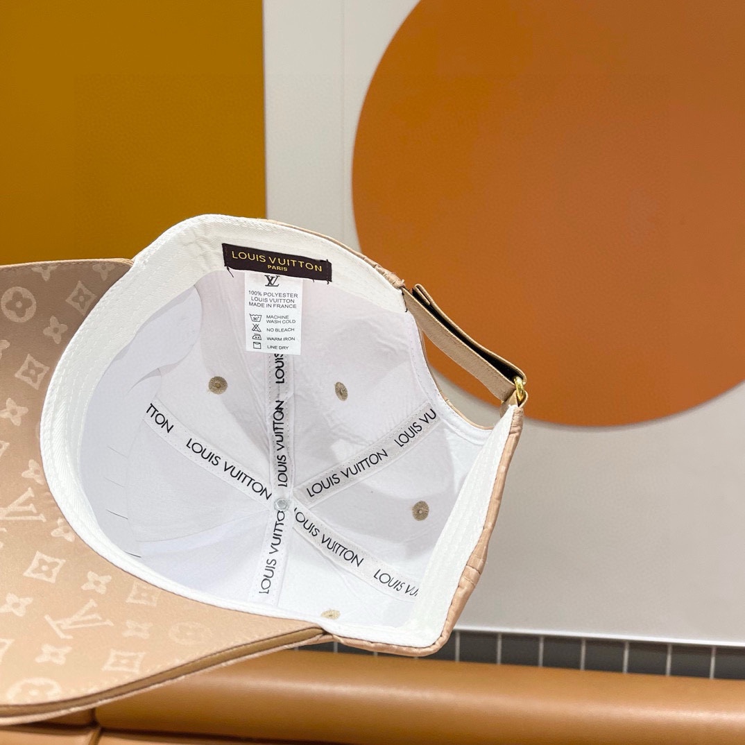   古奇棒球帽♥️GUCCI🧢官网新品，棒球帽，原单品质火爆来袭 。🎩 工艺非常精美 高档大气上档次！低