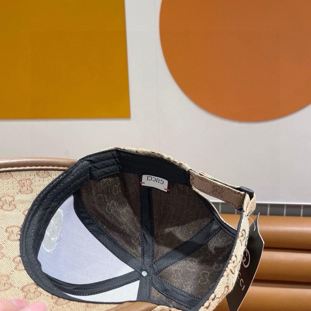   古奇棒球帽♥️GUCCI🧢官网新品，棒球帽，原单品质火爆来袭 。🎩 工艺非常精美 高档大气上档次！低