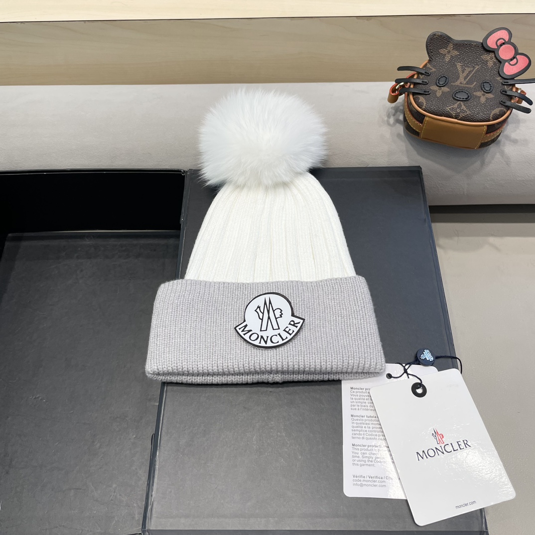 NO:214729,The moncler knitted hat for women in autumn and winter color blocking real fox wool ball wool hat for cold winter thickened warm ear protection Korean version versatile hat fisherman hat baseball hat knitted hat, hat, christian louboutin, Moncler, espadrilles, hats19860909蒙口moncler针织帽子女秋冬季拼色真狐狸毛球毛线帽防寒冬天加厚保暖护耳韩版百搭帽子渔夫帽棒球帽针织帽,帽子,christian louboutin,Moncler,espadrilles,hats,hat