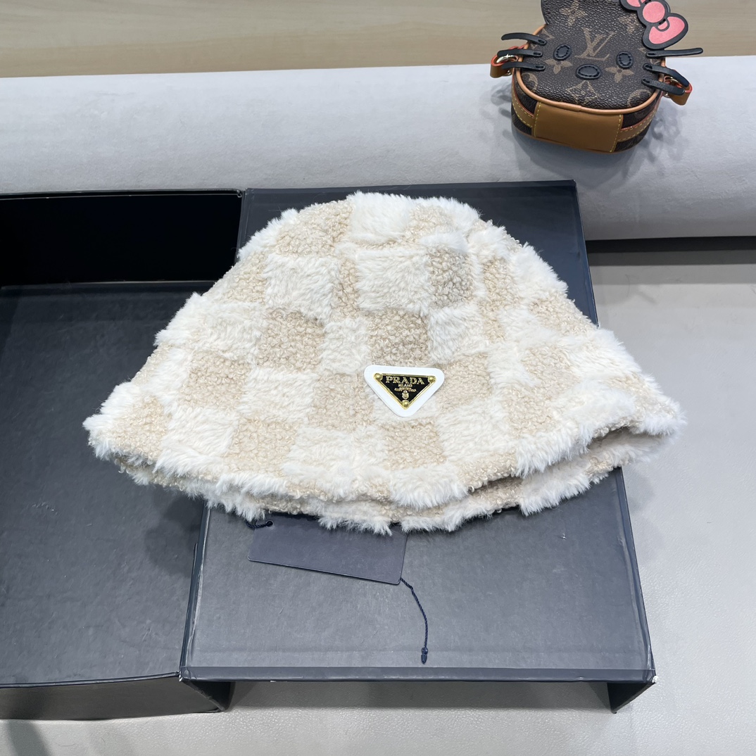 NO:214731,Chanel plush fisherman hat for women autumn and winter new women lamb wool bucket hat big head Go board hat fisherman hat baseball hat knit hat, hat, chanel, chanel, espadrilles, hats19860909Chanel香奈儿毛绒渔夫帽女秋冬新款女羊羔毛水桶帽大头围棋盘格帽子渔夫帽棒球帽针织帽,帽子,chanel,chanel,espadrilles,hats,hat