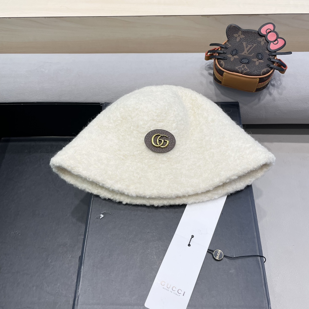 NO:214733,Gucci fisherman hat for women in autumn and winter new versatile face bucket hat warm plush basin hat fisherman hat baseball hat knit hat, hat, gucci, espadrilles, hats19860909古奇Gucci渔夫帽女秋冬新款百搭显脸水桶帽子保暖毛绒盆帽帽子渔夫帽棒球帽针织帽,帽子,gucci,espadrilles,hats,hat