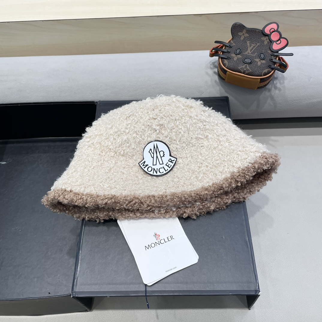 NO:214742,The moncler lamb velvet hat for women in autumn and winter plush versatile cold-proof and warm basin hat winter new style fisherman hat girl hat fisherman hat baseball hat knit hat, hat, christian louboutin, Moncler, espadrilles, hats19860909蒙口moncler羊羔绒帽子女士秋冬季毛绒百搭防寒保暖盆帽冬款新款渔夫帽女帽子渔夫帽棒球帽针织帽,帽子,christian louboutin,Moncler,espadrilles,hats,hat
