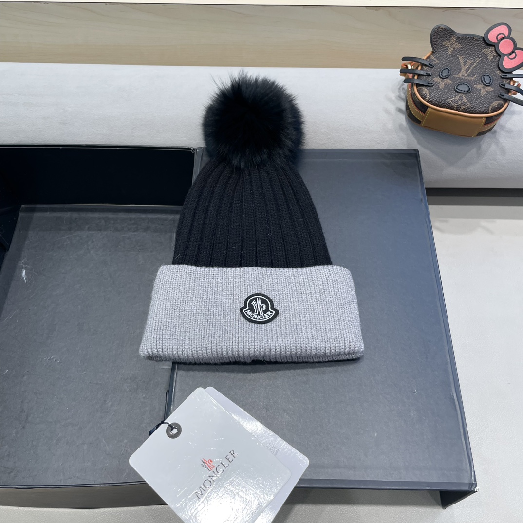NO:214745,The moncler knitted color block hat for women in autumn and winter real fox wool ball wool hat for cold winter thick warm ear protection Korean style versatile hat fisherman hat baseball hat knit hat, hat, christian louboutin, Moncler, espadrilles, hats19860909蒙口moncler针织拼色帽子女秋冬季真狐狸毛球毛线帽防寒冬天加厚保暖护耳韩版百搭帽子渔夫帽棒球帽针织帽,帽子,christian louboutin,Moncler,espadrilles,hats,hat