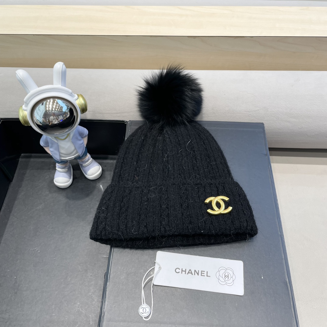 NO:214747,【CHANEL Chanel】New autumn and winter style with fox wool balls and small fragrant knitted wool hat, same style as big brands ~ essential hats for autumn and winter wear fisherman hat baseball hat knitted hat, hat, chanel, chanel, espadrilles, hats19860909【CHANEL香奈儿】秋冬新款配狐狸毛球小香针织毛线帽,大牌同款～秋冬穿搭必备帽子渔夫帽棒球帽针织帽,帽子,chanel,chanel,espadrilles,hats,hat