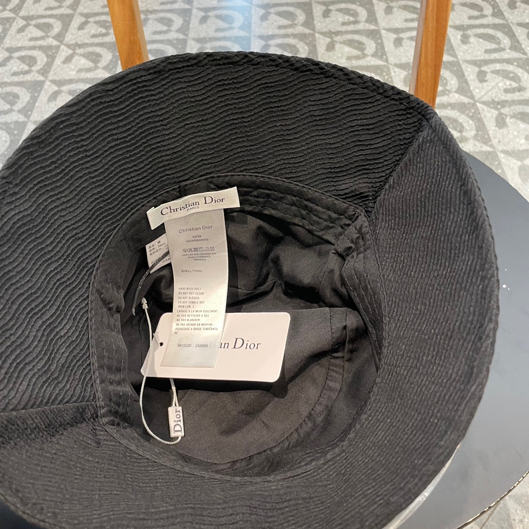   迪奥DIOR】官网同步上线 韩版新款英式运动款重工定制款11原单品质 男女通用渔夫帽 绵麻地质面料 