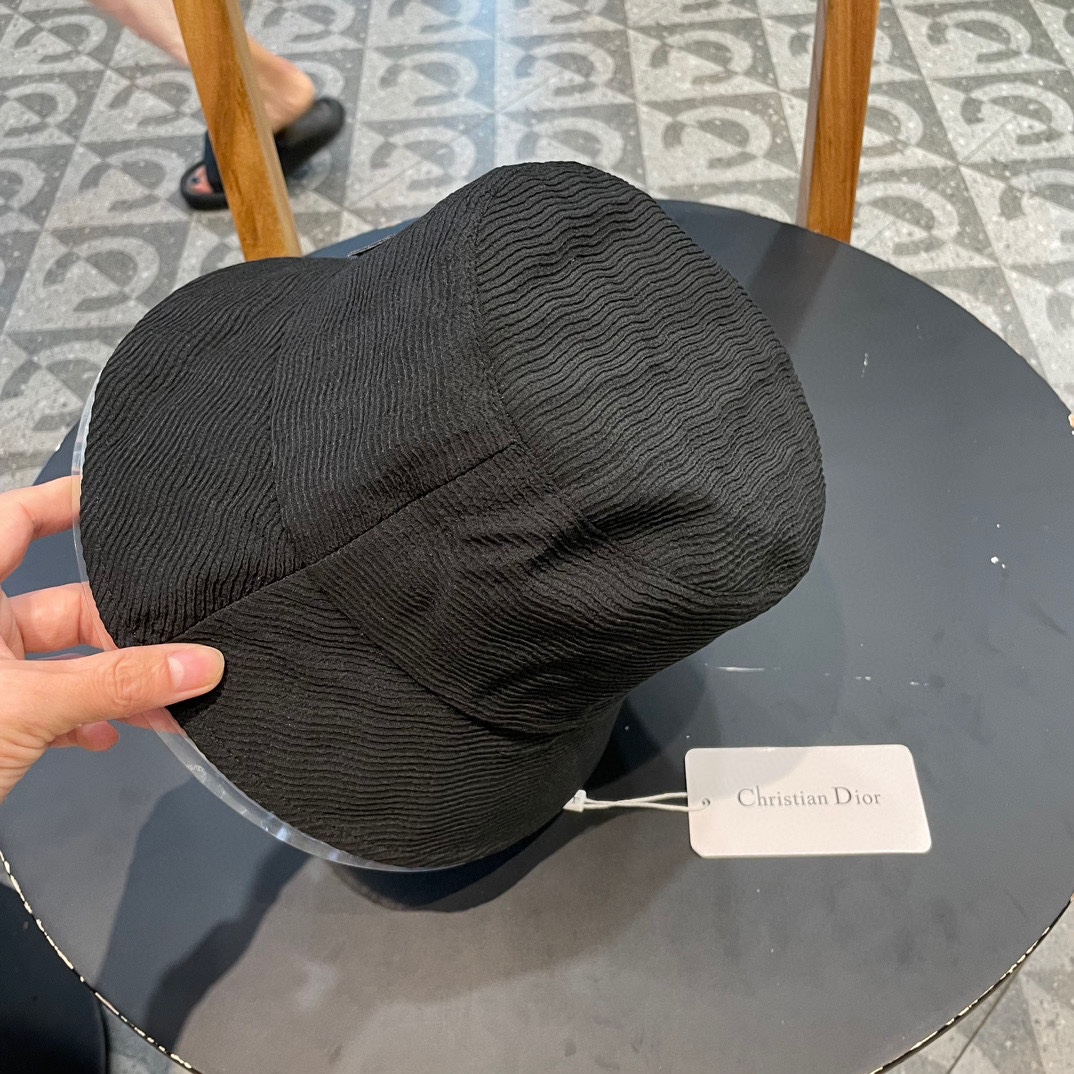   迪奥DIOR】官网同步上线 韩版新款英式运动款重工定制款11原单品质 男女通用渔夫帽 绵麻地质面料 