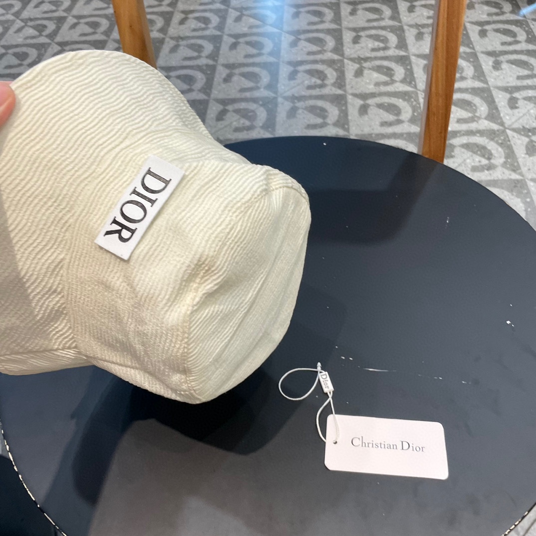   迪奥DIOR】官网同步上线 韩版新款英式运动款重工定制款11原单品质 男女通用渔夫帽 绵麻地质面料 