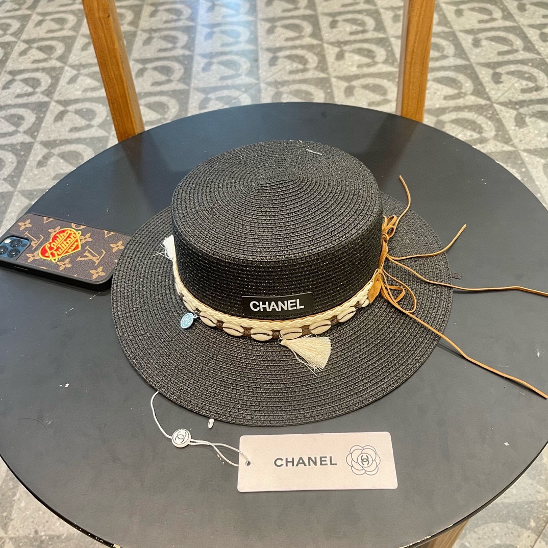  【CHANEL香奈儿】新款草编遮阳平顶草帽🤩沙滩风，简约大方，百搭单品～出街首选，新款帽型超美腻，新品