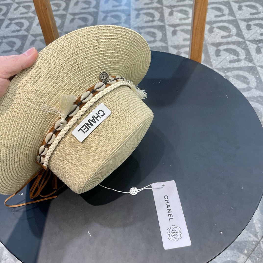  【CHANEL香奈儿】新款草编遮阳平顶草帽🤩沙滩风，简约大方，百搭单品～出街首选，新款帽型超美腻，新品