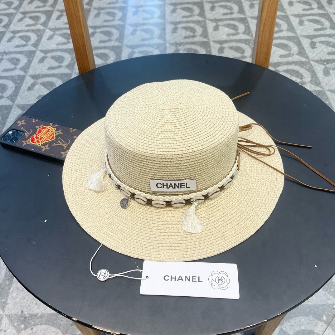  【CHANEL香奈儿】新款草编遮阳平顶草帽🤩沙滩风，简约大方，百搭单品～出街首选，新款帽型超美腻，新品