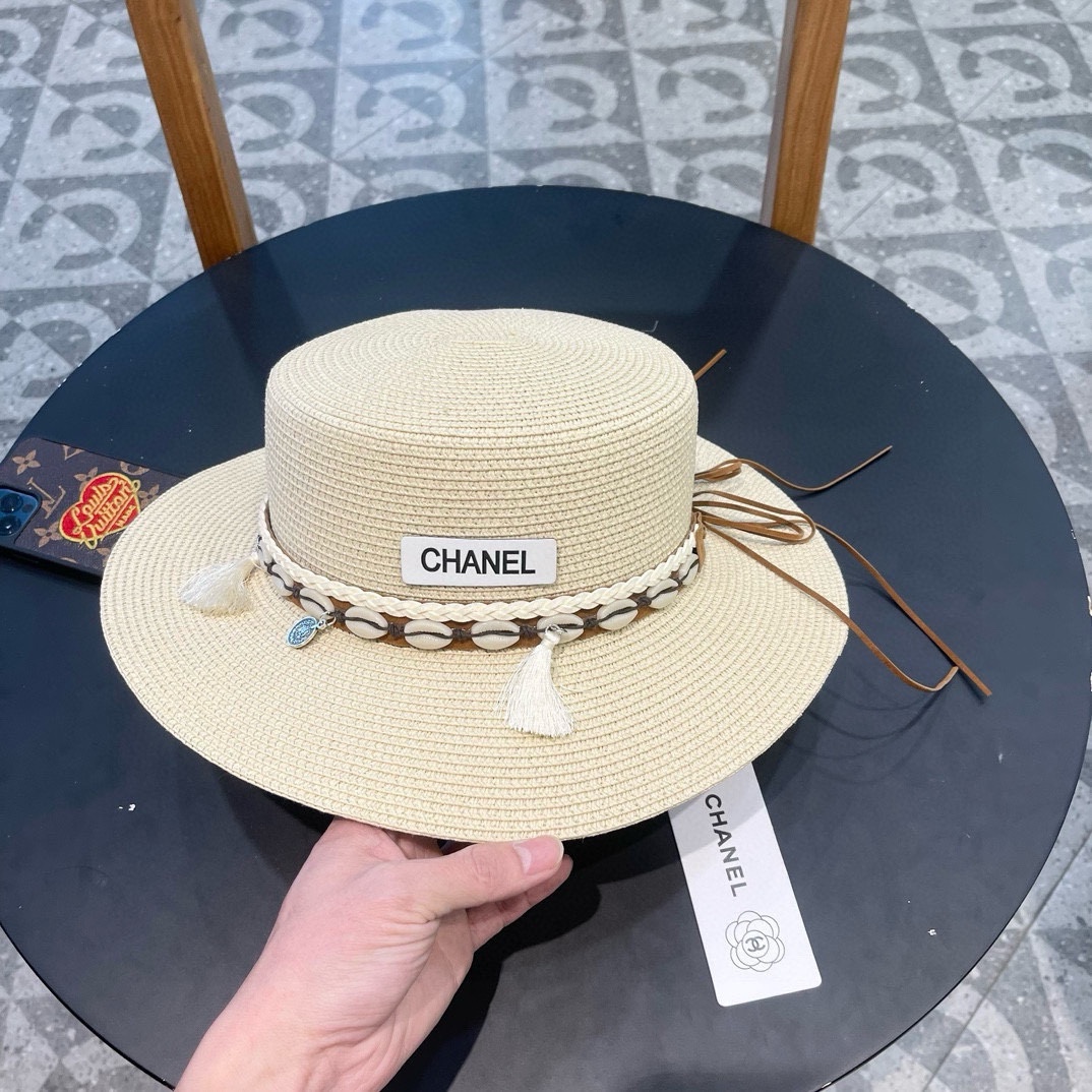  【CHANEL香奈儿】新款草编遮阳平顶草帽🤩沙滩风，简约大方，百搭单品～出街首选，新款帽型超美腻，新品