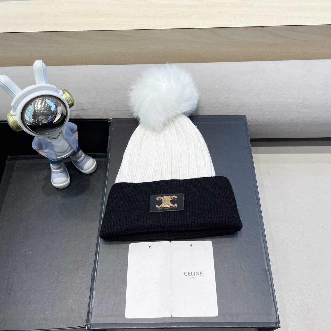 NO:214837,Celine color-blocked wool ball white wool hat for women in autumn and winter hat fashion versatile warm knit hat pink cold hat fisherman hat baseball hat knit hat, hat, celine, espadrilles, hats19860909塞琳Celine拼色毛球白色毛线帽女秋冬季帽子时尚百搭保暖针织帽粉色冷帽帽子渔夫帽棒球帽针织帽,帽子,celine,espadrilles,hats,hat