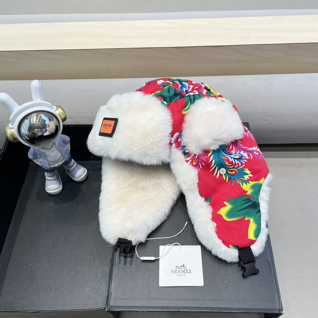 NO:214859,Hermes Hermes national style northeast big flower bleefeng hat women winter outdoor cycling windproof cold ear protection hat warm cotton hat fisherman hat baseball hat knit hat, hat, hermes, hermes, espadrilles, hats19860909爱马仕Hermes民族风东北大花布雷锋帽子女冬季户外骑车防风防寒护耳帽保暖棉帽帽子渔夫帽棒球帽针织帽,帽子,hermes,hermes,espadrilles,hats,hat