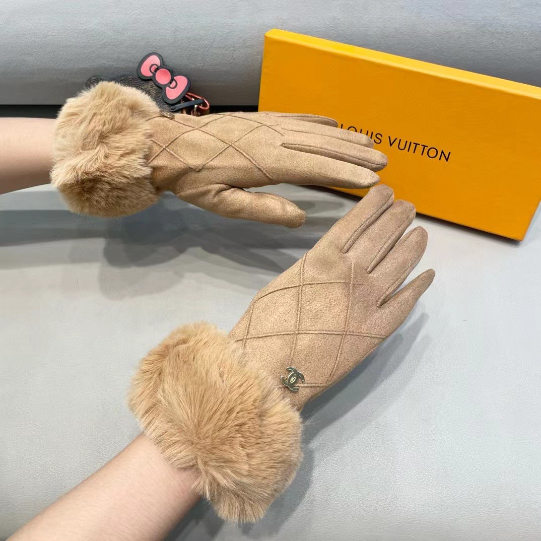 Chanel 香奈儿2024秋冬懒兔毛羊毛手套👍值得对比。。同款不同品质，秒杀市场差产品，羊毛十懒兔毛内