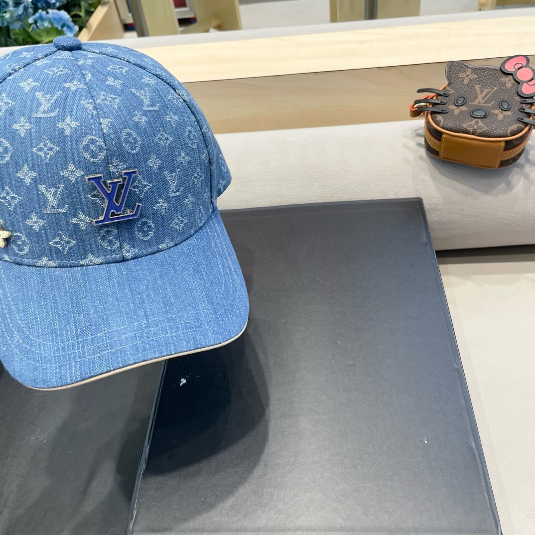  🧢路易威登棒球帽 LouisVuitton😍新款LV棒球帽，重工打造♥️高端大气，百搭款🤗男女通用！跑