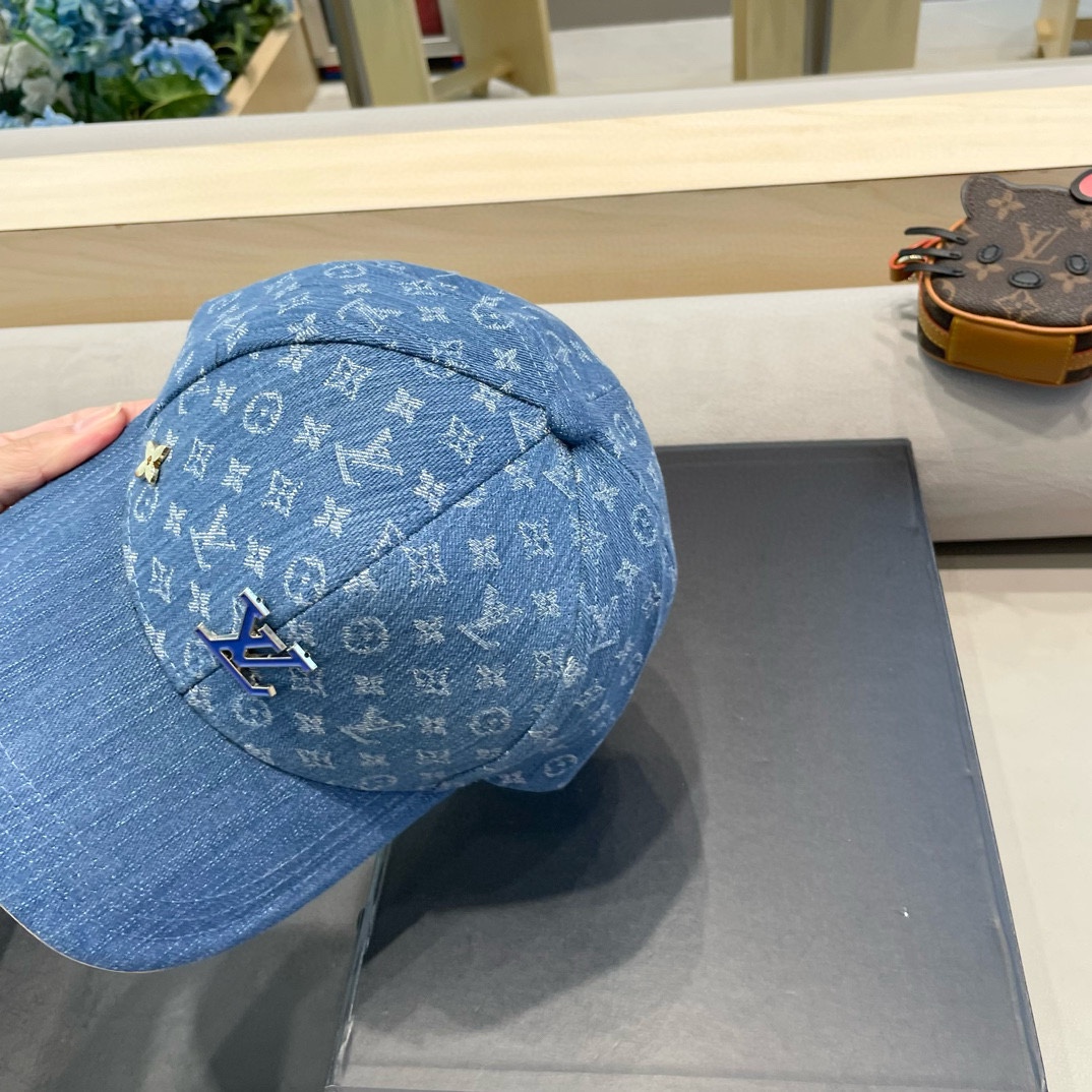  🧢路易威登棒球帽 LouisVuitton😍新款LV棒球帽，重工打造♥️高端大气，百搭款🤗男女通用！跑