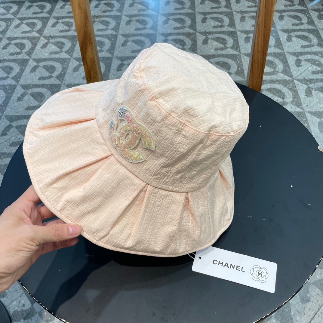 。Chanel夏季新款渔夫帽女大檐黑胶防紫外线遮阳帽海边出游防风太阳帽