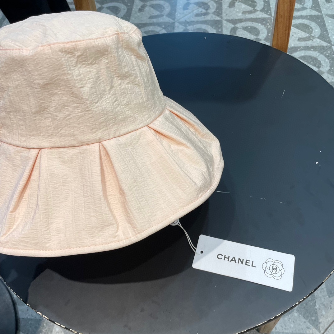 。Chanel夏季新款渔夫帽女大檐黑胶防紫外线遮阳帽海边出游防风太阳帽