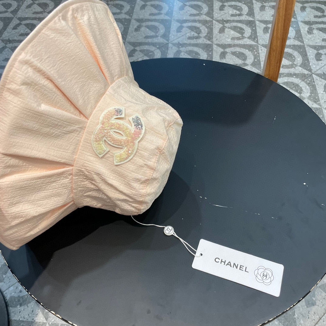 。Chanel夏季新款渔夫帽女大檐黑胶防紫外线遮阳帽海边出游防风太阳帽