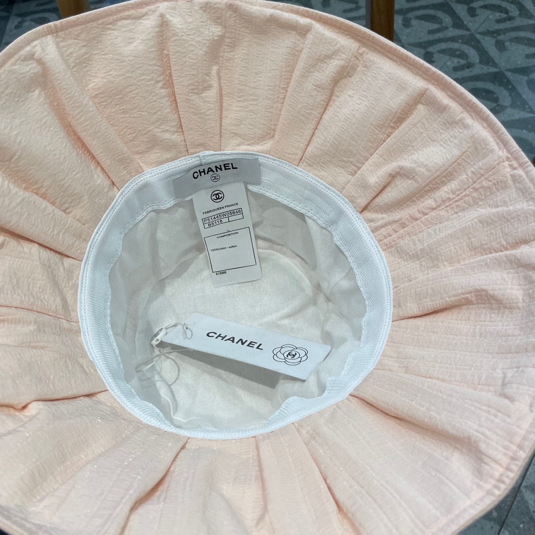 。Chanel夏季新款渔夫帽女大檐黑胶防紫外线遮阳帽海边出游防风太阳帽