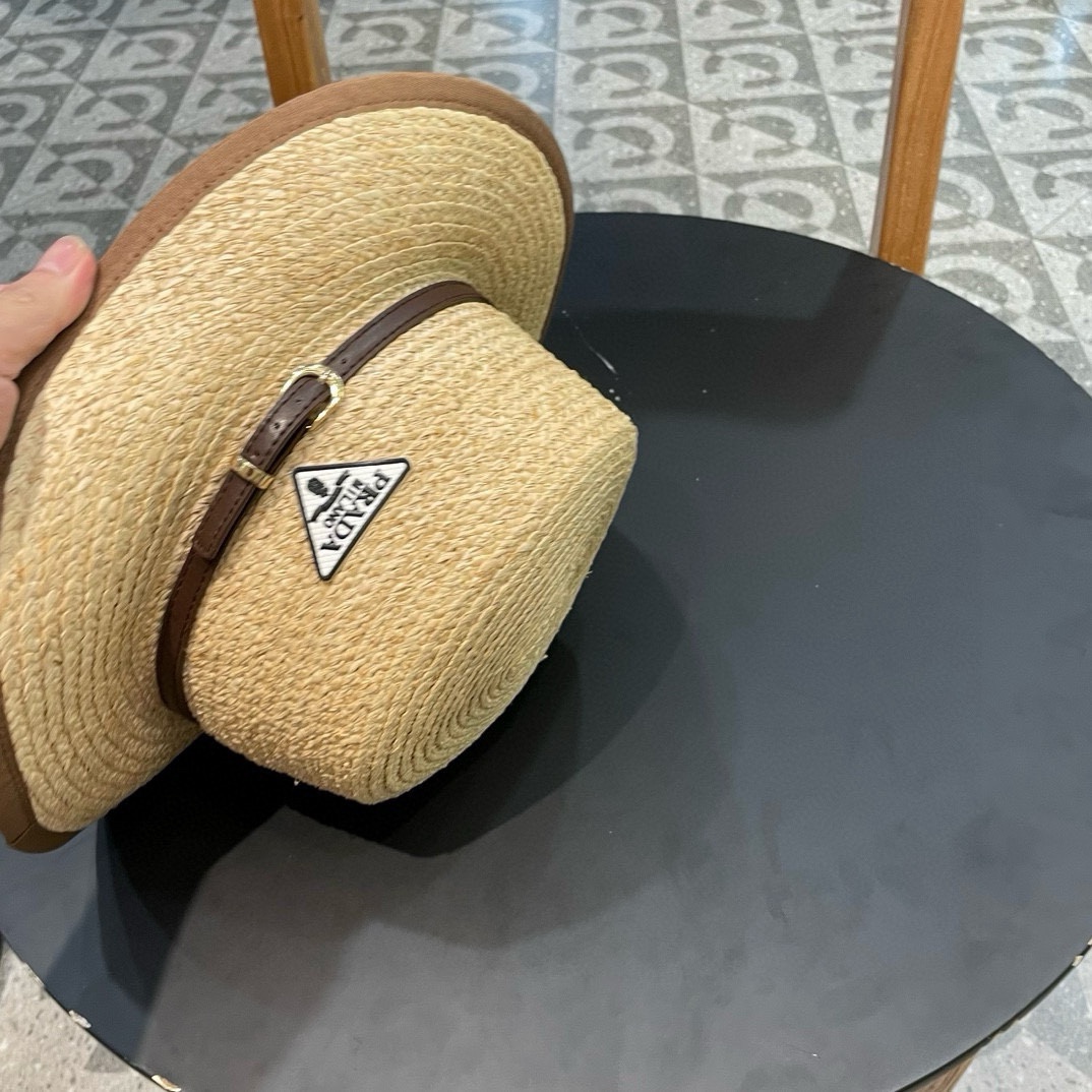 【PRADA普拉达】新款大牌织带拉菲草平顶草帽，出街必备超好搭配，赶紧入手！