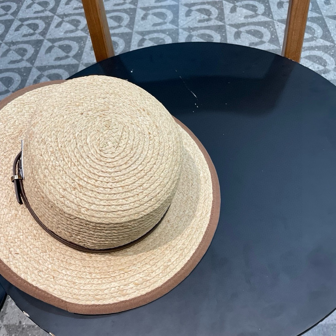 【PRADA普拉达】新款大牌织带拉菲草平顶草帽，出街必备超好搭配，赶紧入手！