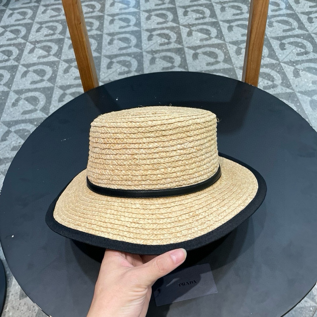 【PRADA普拉达】新款大牌织带拉菲草平顶草帽，出街必备超好搭配，赶紧入手！