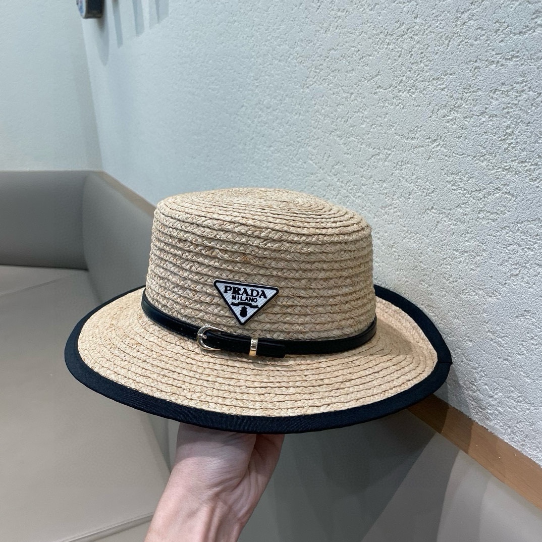 【PRADA普拉达】新款大牌织带拉菲草平顶草帽，出街必备超好搭配，赶紧入手！