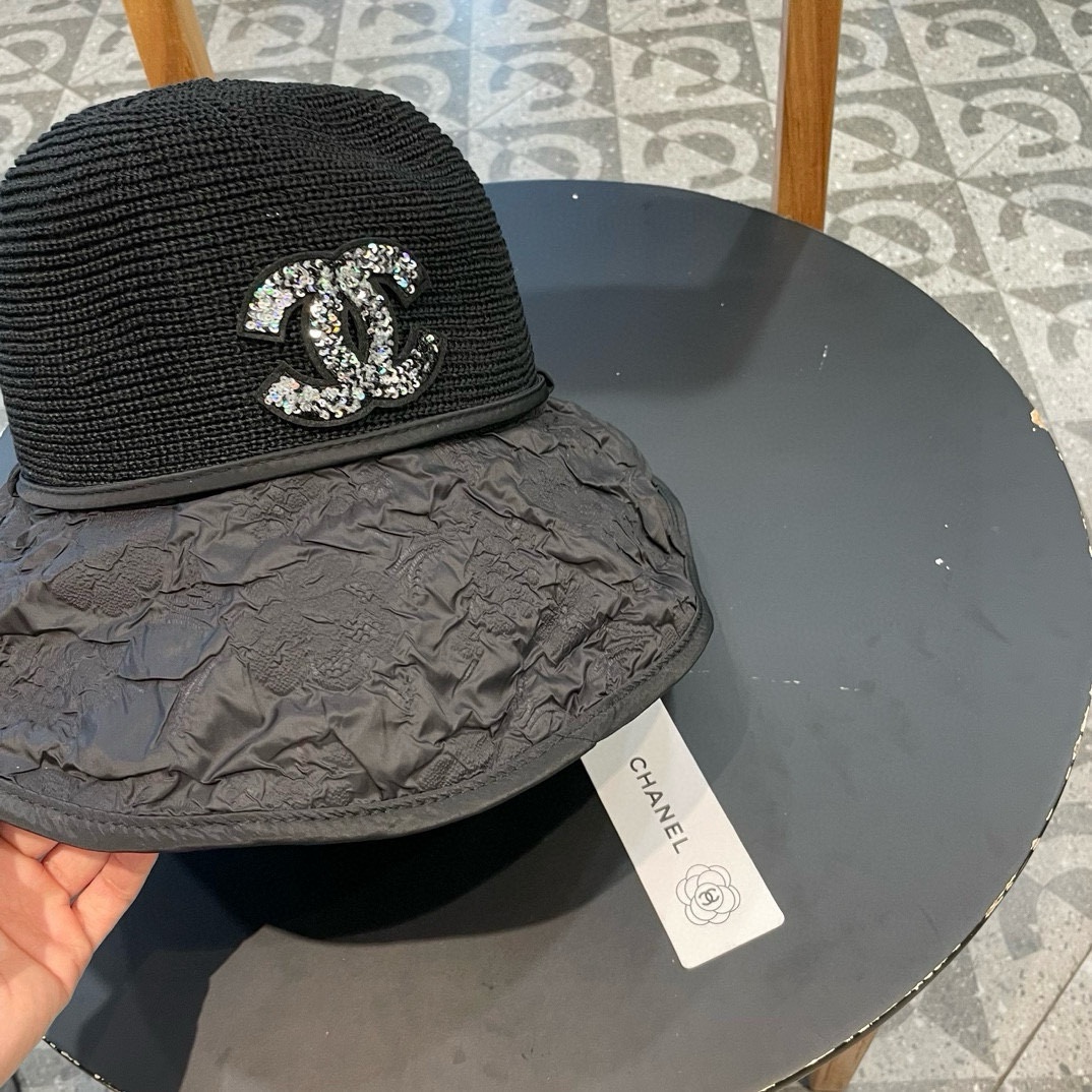  Chanel夏季新款渔夫帽女大檐黑胶防紫外线遮阳帽海边出游防风太阳帽