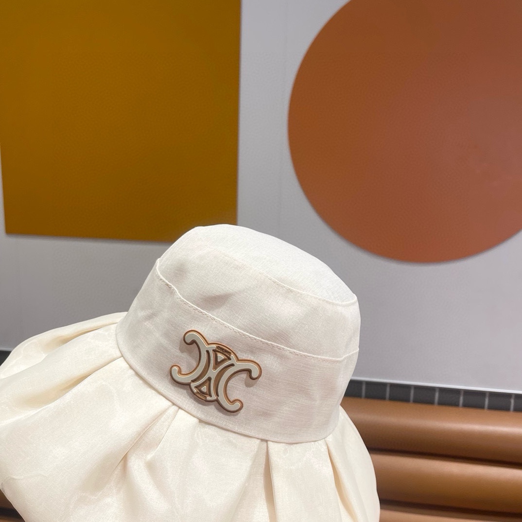  【CELINE 塞琳】新款度假风蝴蝶结大沿彩胶遮阳渔夫帽，大牌款超好搭配，赶紧入手