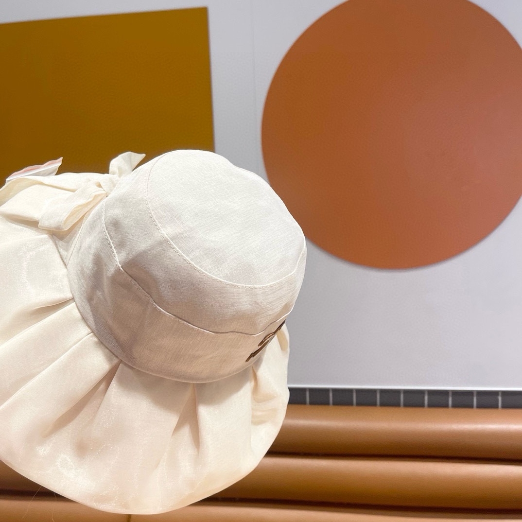  【CELINE 塞琳】新款度假风蝴蝶结大沿彩胶遮阳渔夫帽，大牌款超好搭配，赶紧入手