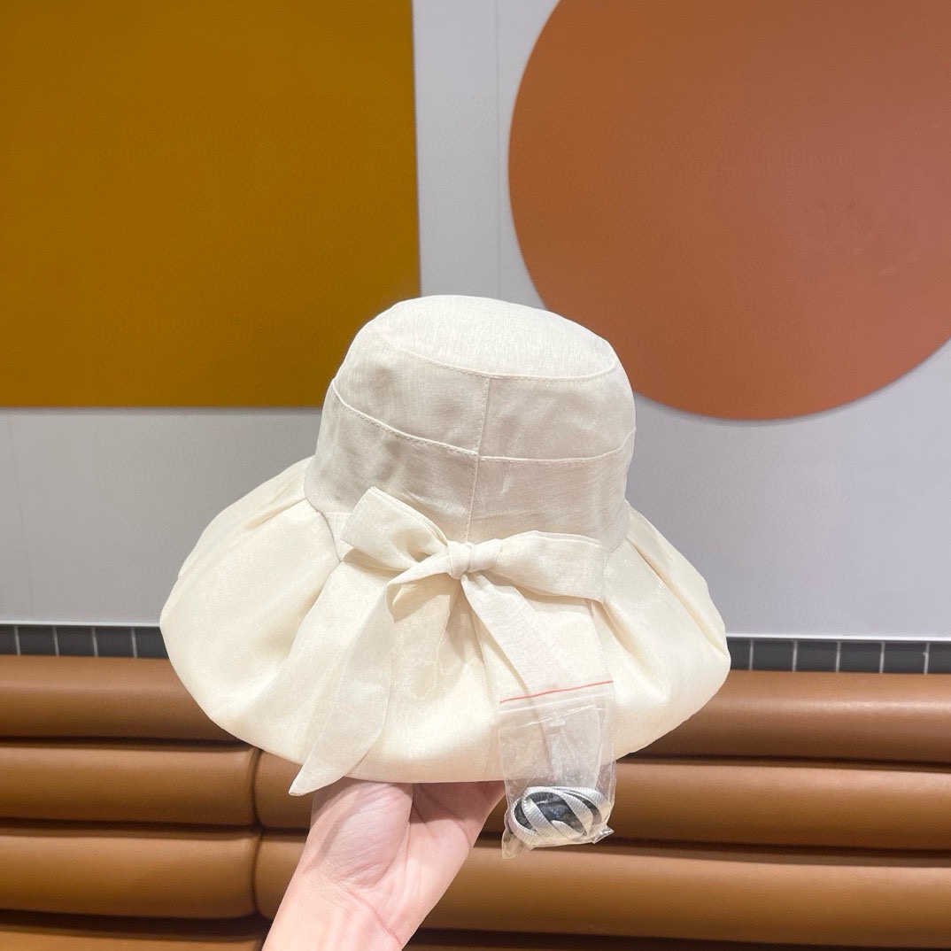  【CELINE 塞琳】新款度假风蝴蝶结大沿彩胶遮阳渔夫帽，大牌款超好搭配，赶紧入手