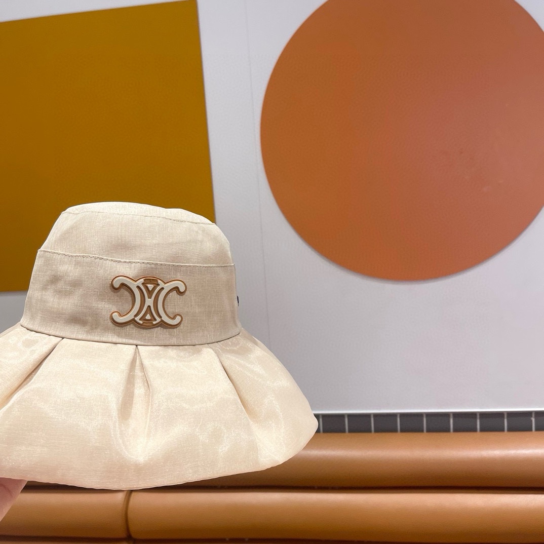  【CELINE 塞琳】新款度假风蝴蝶结大沿彩胶遮阳渔夫帽，大牌款超好搭配，赶紧入手