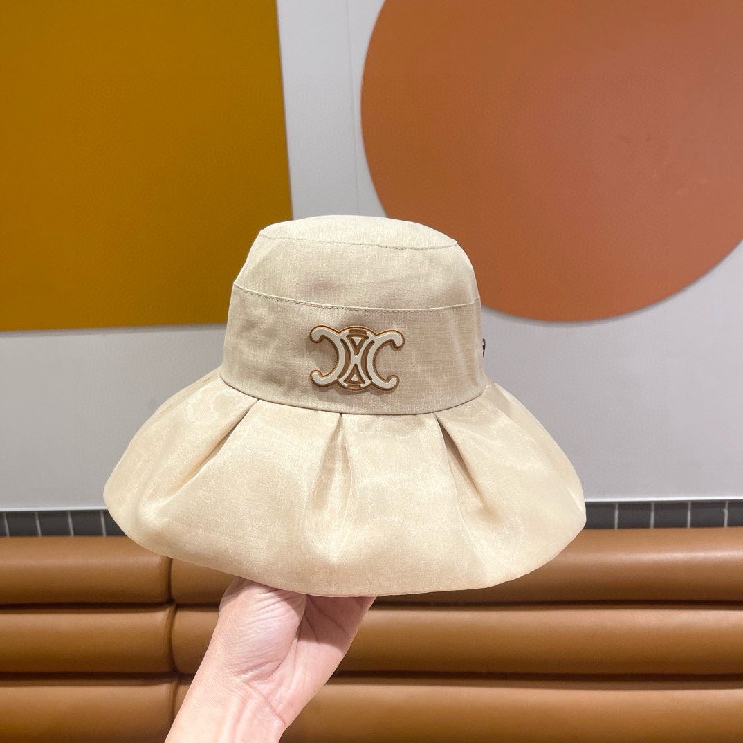  【CELINE 塞琳】新款度假风蝴蝶结大沿彩胶遮阳渔夫帽，大牌款超好搭配，赶紧入手