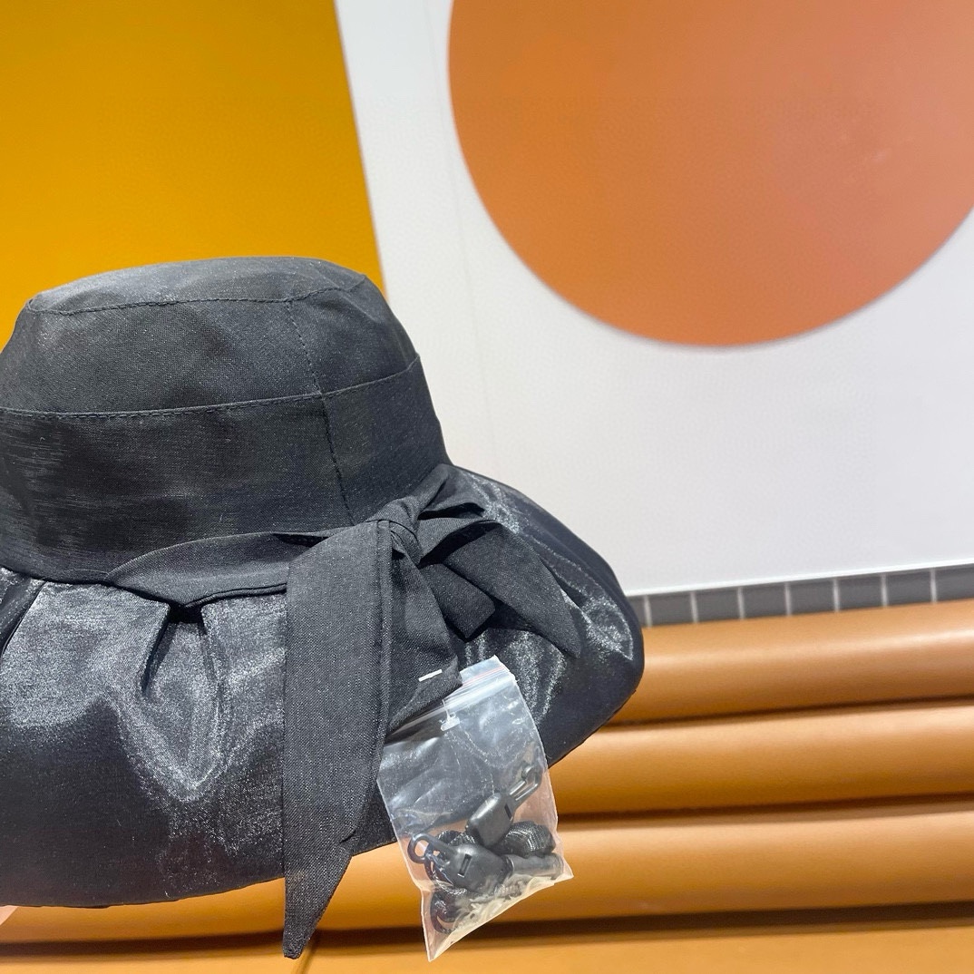  【CELINE 塞琳】新款度假风蝴蝶结大沿彩胶遮阳渔夫帽，大牌款超好搭配，赶紧入手