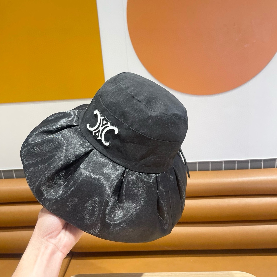  【CELINE 塞琳】新款度假风蝴蝶结大沿彩胶遮阳渔夫帽，大牌款超好搭配，赶紧入手