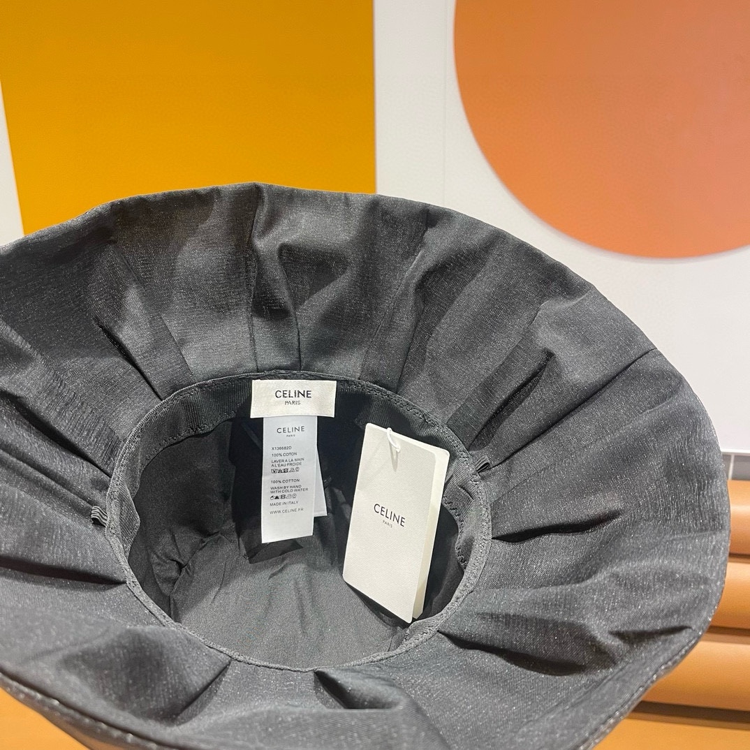  【CELINE 塞琳】新款度假风蝴蝶结大沿彩胶遮阳渔夫帽，大牌款超好搭配，赶紧入手