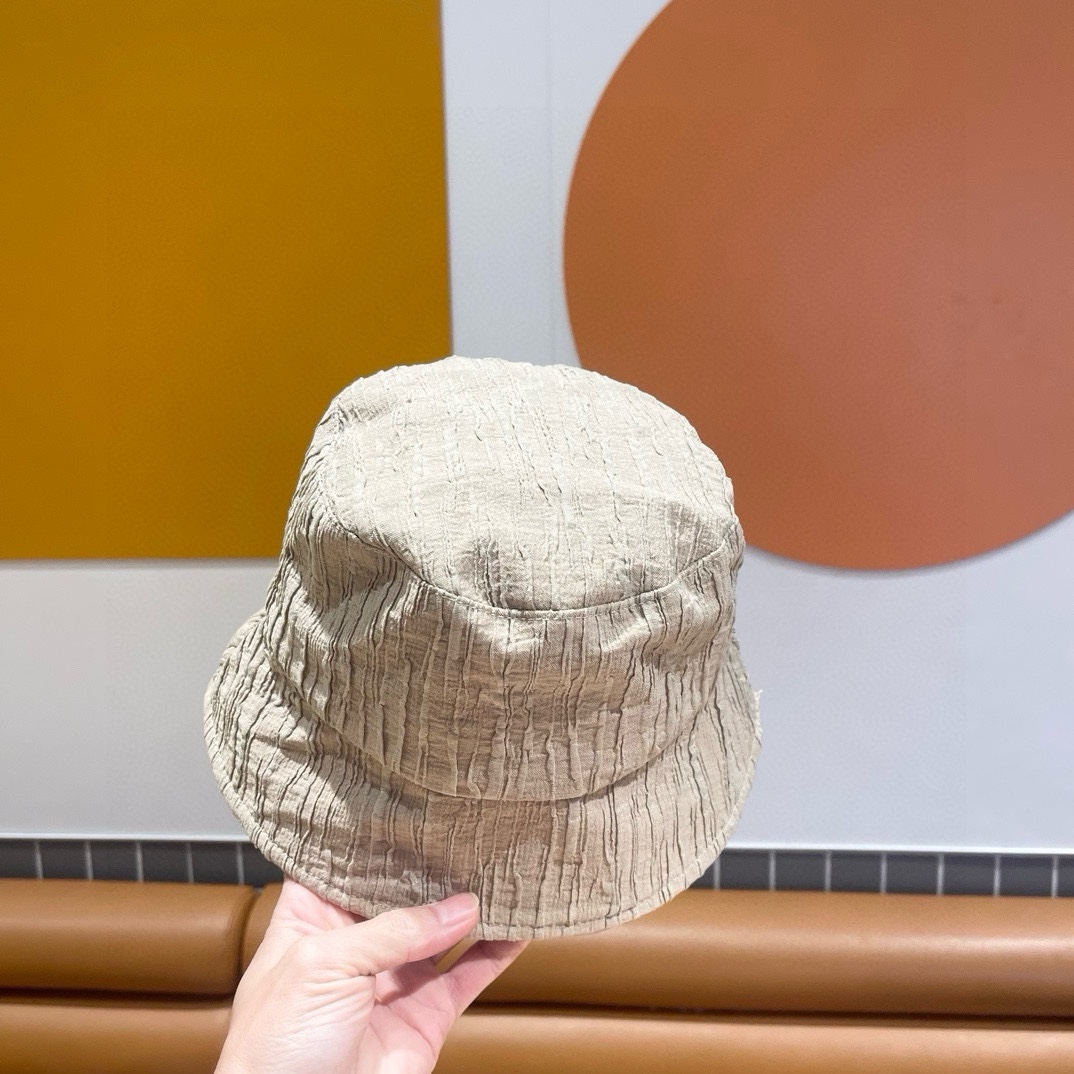    【CHANEL香奈儿】新款高级感小香风渔夫帽，遮阳又超好搭配，出街单品